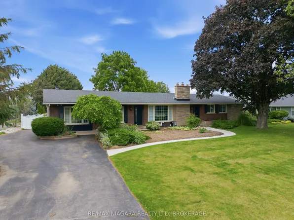 1042 Lakeshore Rd W, Saint Catharines, ON L2R 6P9