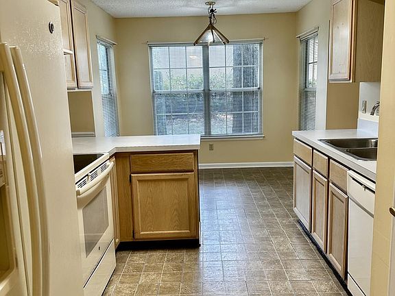 5th image of 10942 Houndwell Way