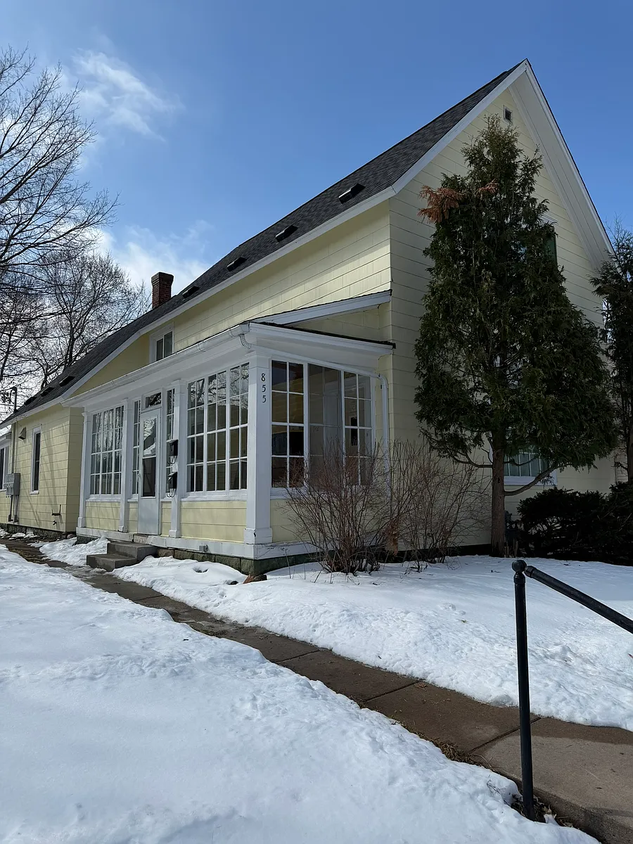 Building Photo - 855 E Grand Ave #B