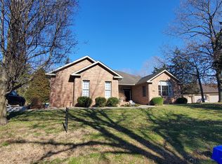 1142 Cedar Ridge Dr, Carbondale, IL 62901