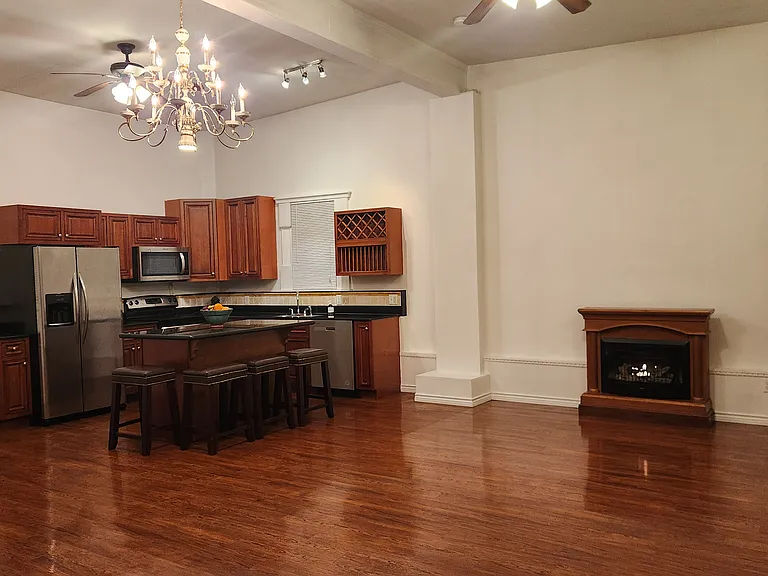 21 Ash St #4 — Photo 8