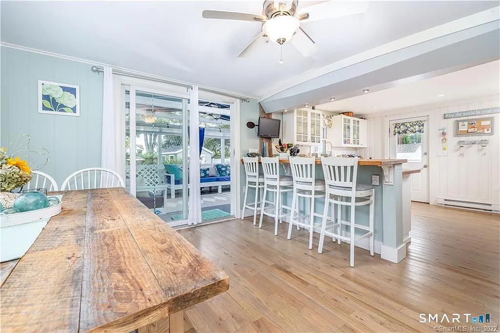 3 bed, 1.5 bath, 1152 sqft, $2,600 — Photo 2