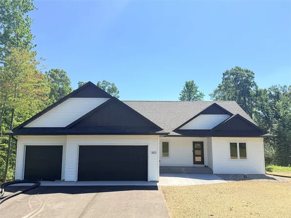 1921 Legacy Drive, Eau Claire, WI 54703