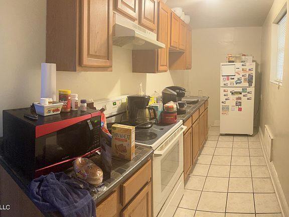 5th image of 728 Saint Ann St