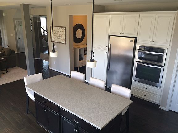 lg. island w/quartz counter