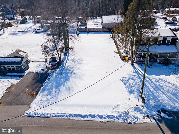 3rd image of 1933 Arundel Rd