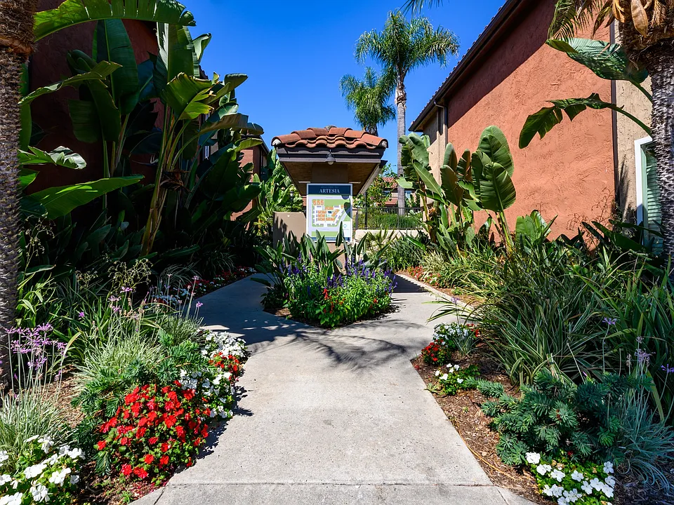 Artesia Escondido