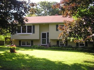 105 Hayestown Rd, Danbury, CT 06811