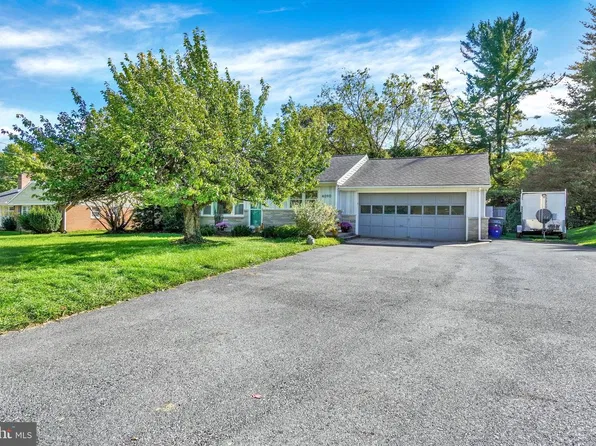 4090 Old Orchard Rd, York, PA 17402