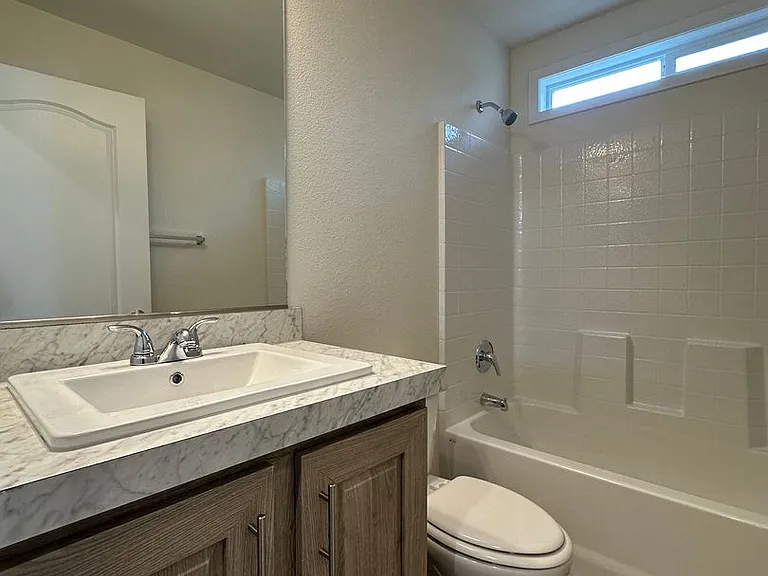 212 Las Flores Ave — Photo 10