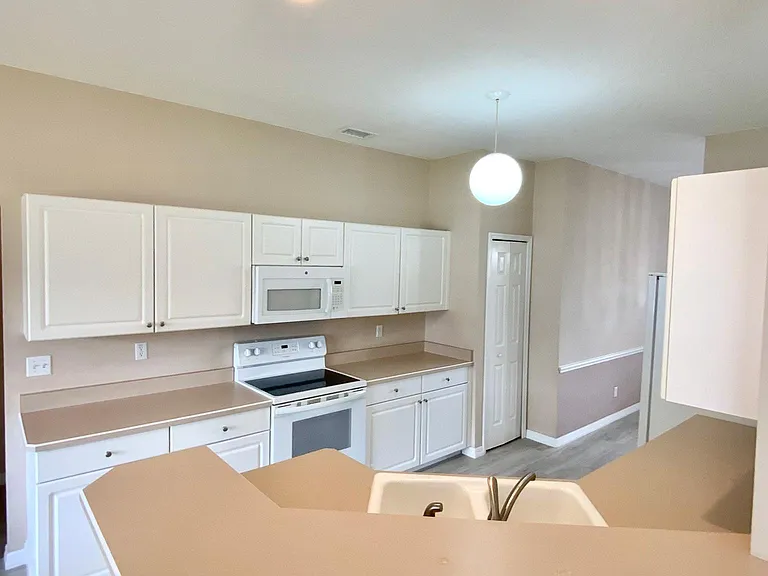 7 Walton Pl — Photo 9