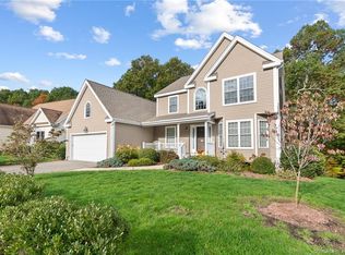 23 Compass Ct E, Niantic, CT 06357