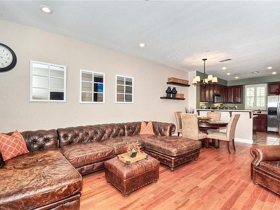 4th image of 3 Warmspring Ln