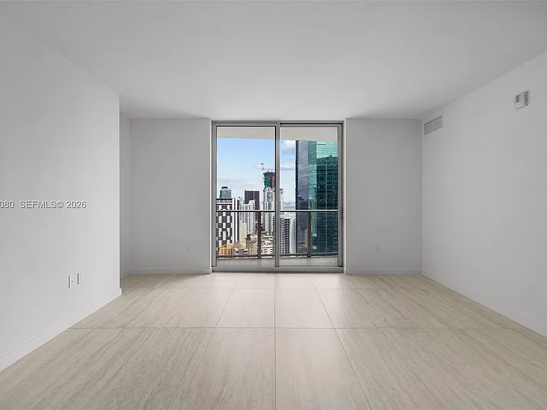 77 SE 5th St #Penthouse 01 — Photo 3