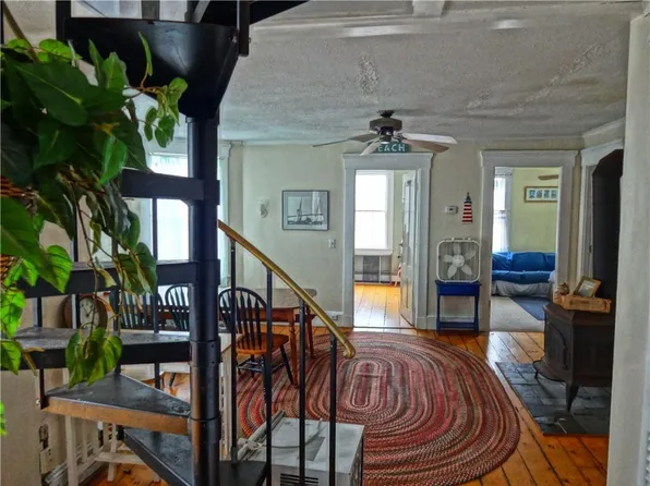 112 Spring St #2, Newport, RI 02840