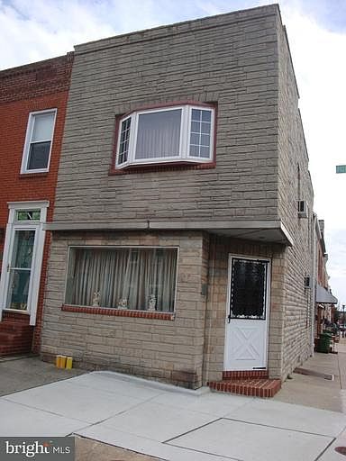 2nd image of 3025 Hudson St