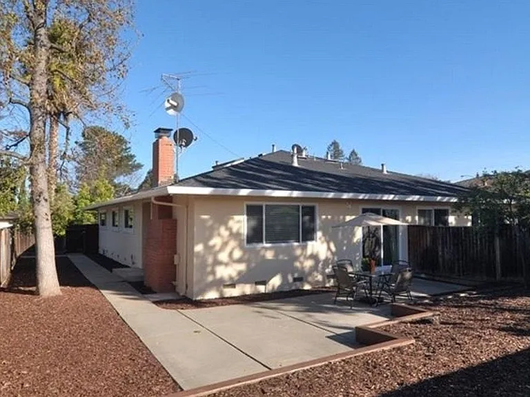 415 Pinehurst Ave — Photo 10