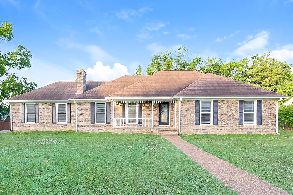 3 bed, 2.0 bath, 1857 sqft, $2,930 — Photo 1