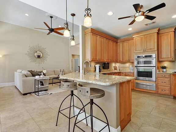 4th image of 12025 Ol Oak Dr