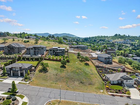 2nd image of 4465 Vista Pointe Dr