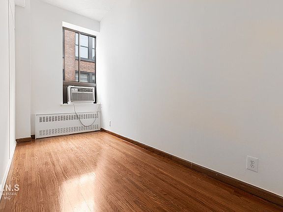 4th image of 31 E 31st St APT 10D