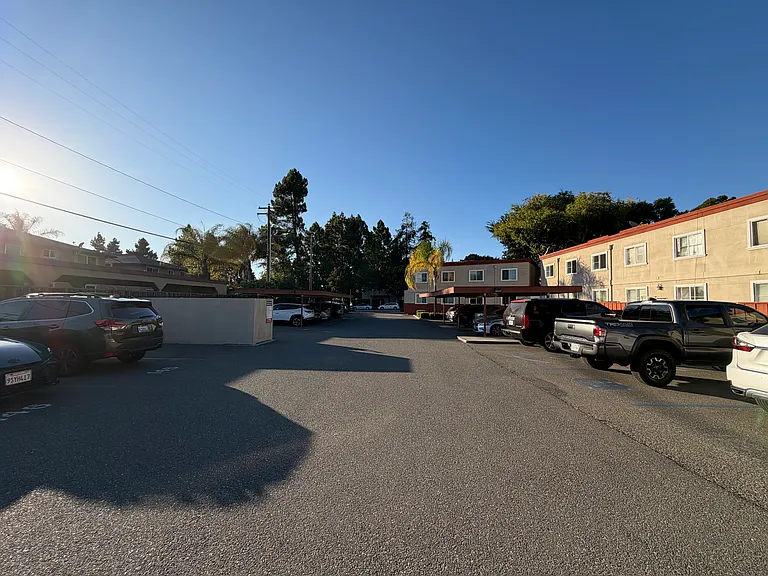 2 parking spots + 1 guest parking (with parking permit)