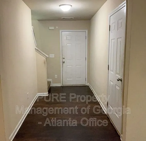 400 Brookwood Xing — Photo 3
