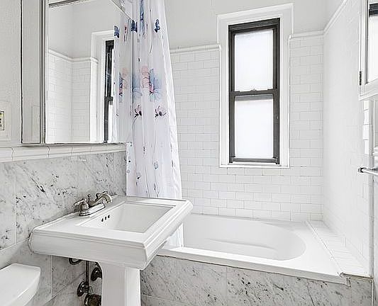 5th image of 166 E 92nd St APT 4C