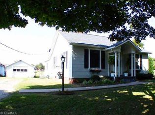 2742 NE Darrow Rd, Walkertown, NC 27051