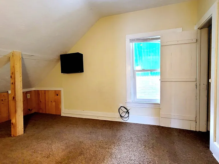 1819 S Taylor St — Photo 13