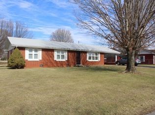 831 Eastside Dr, Horse Cave, KY 42749