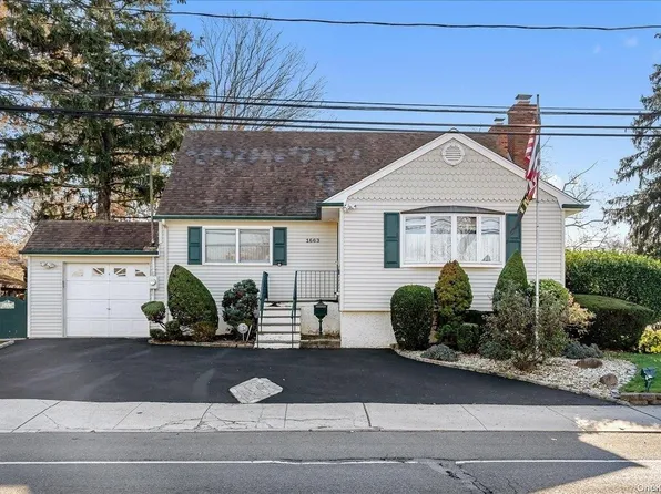 1663 Peninsula Boulevard, Hewlett, NY 11557