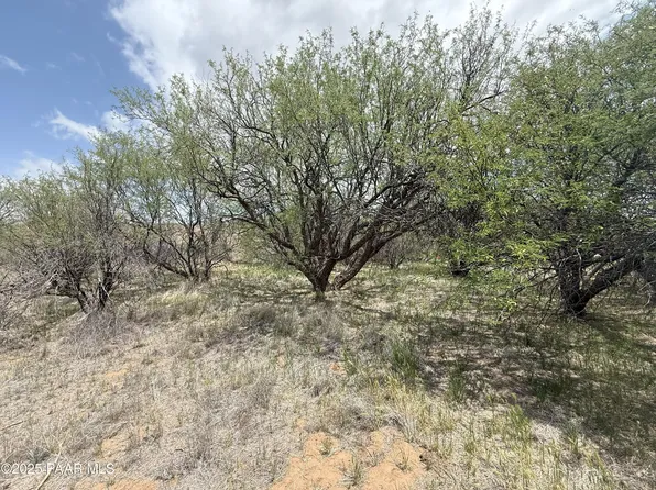 16725 S Redondo Cir, Mayer, AZ 86333