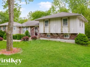 5015 NW Woody Creek Ln, Kansas City, MO 64151
