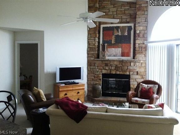 4th image of 323 S Linden Ct NE
