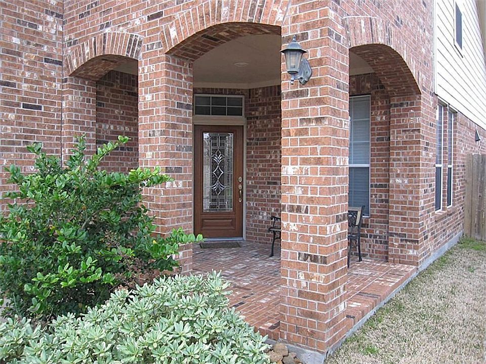 2nd image of 25572 Oakhurst Forest Dr
