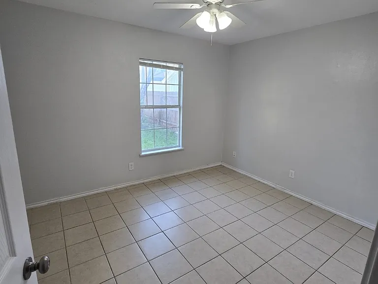 809 W Cardinal Ave — Photo 11