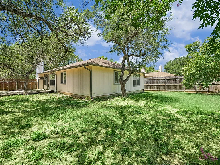 3204 Blazing Star Trl — Photo 16