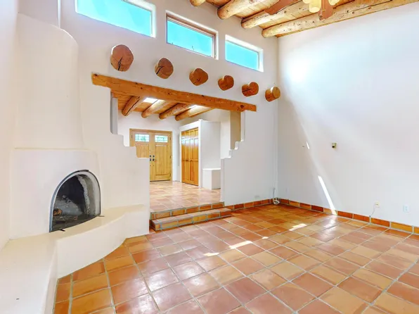 21 Mimosa Rd, Santa Fe, NM 87508