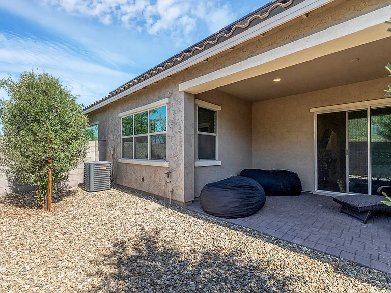 14027 W Desert Flower Dr — Photo 7