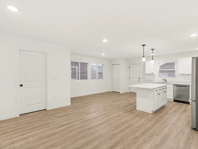 6200 Aurelius Rd — Photo 4