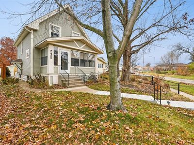 235 Highland Dr NW, Cedar Rapids, IA, 52405