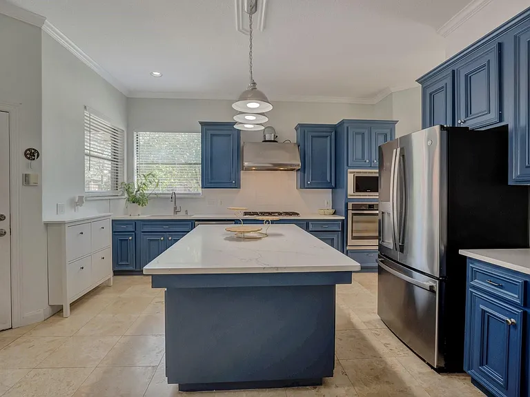 301 Winding Oak Ln S — Photo 6