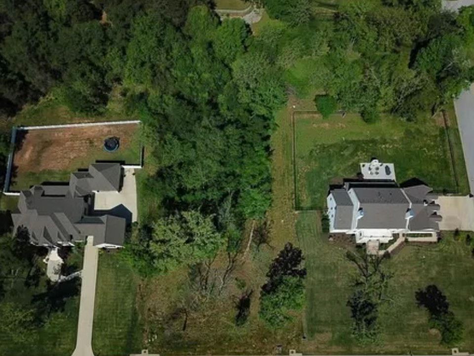 2nd image of 2841 N Lubbock Ln #10
