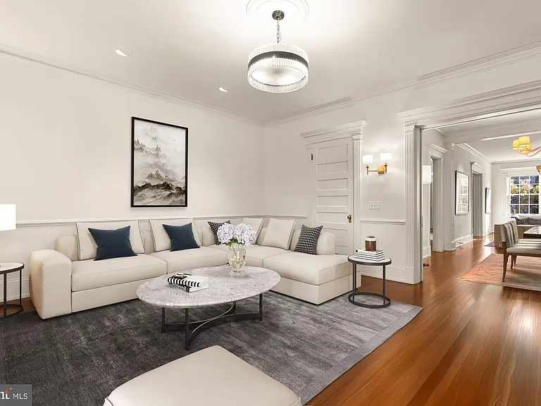 2137 R St NW — Photo 22
