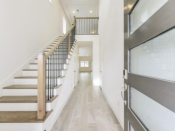 4th image of 13119 Hidden Village Ct