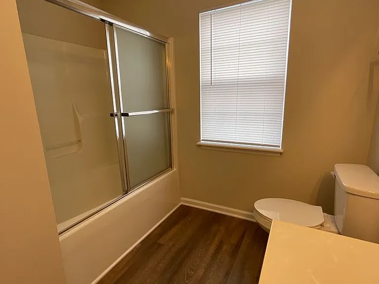 Meridian Park Apartments — Photo 66