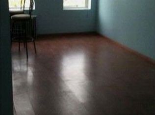 6917 Central Ave, Glendale, NY 11385