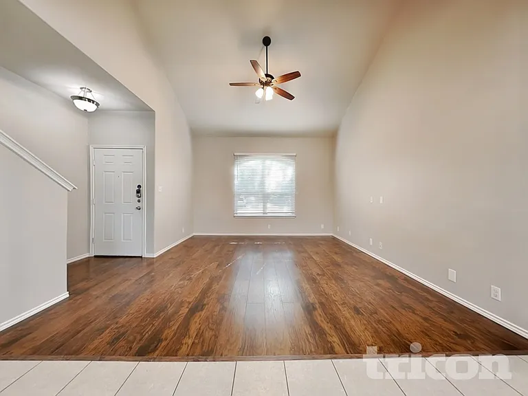 240 Dragon Ridge Rd — Photo 2