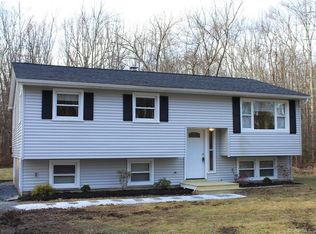 654 Westchester Rd, Colchester, CT 06415